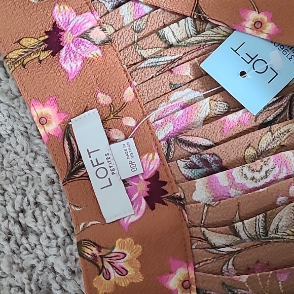 Pleated Midi Skirt - Picture 5 of 8